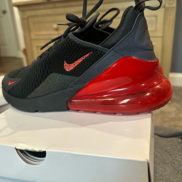 Airmax 270s Special Edition Reflective size 11.5 - Picture 2 of 4